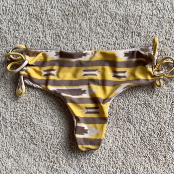Rare ACACIA Swimwear Choctaw Bikini Bottoms - L - Picture 2 of 4